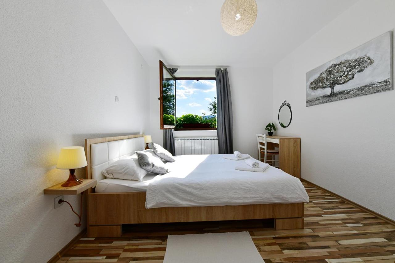 Holiday Home Ostrun ラコヴィツァ エクステリア 写真