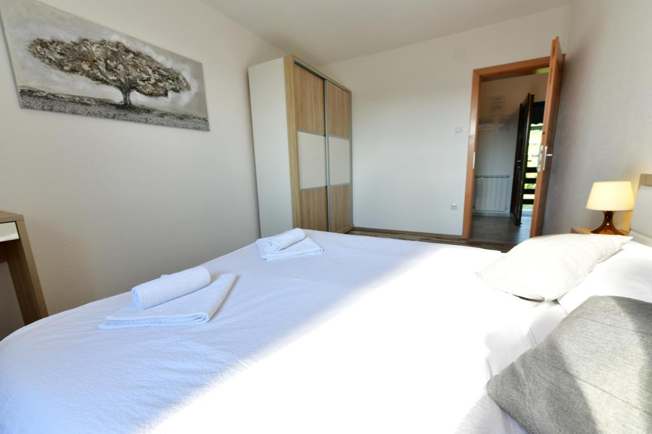Holiday Home Ostrun ラコヴィツァ エクステリア 写真