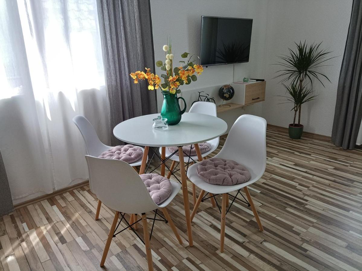 Holiday Home Ostrun ラコヴィツァ エクステリア 写真